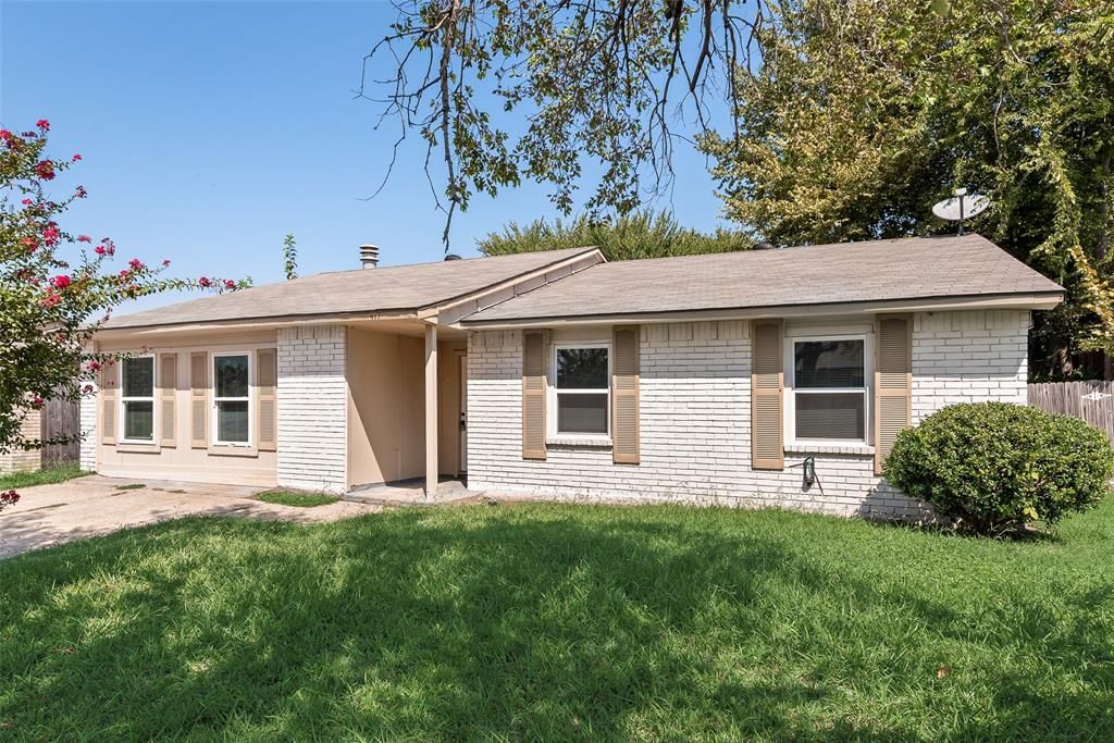 Photo of 417 Green Canyon Drive, Mesquite, TX 75150 (MLS # 21072380)