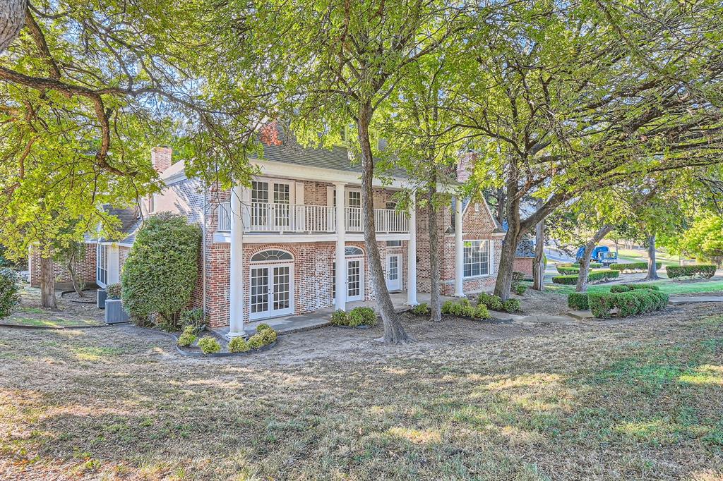 1121 Longmeadow Lane