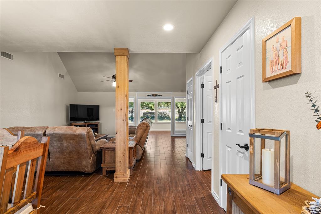 10517 Ravenswood Road