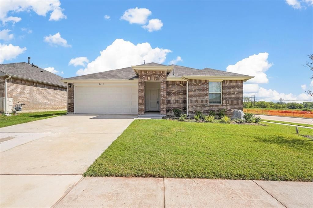 Photo of 2431 S Montgomery Street, Sherman, TX 75090 (MLS # 21194206)