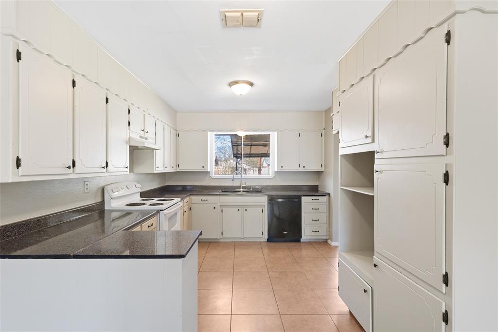 Royal Crest - Residential