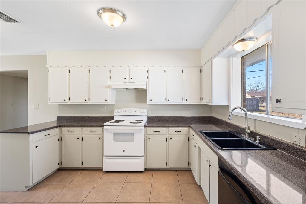 Royal Crest - Residential