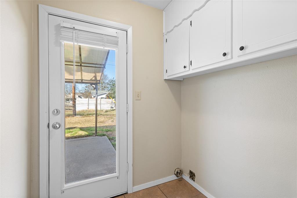 Royal Crest - Residential