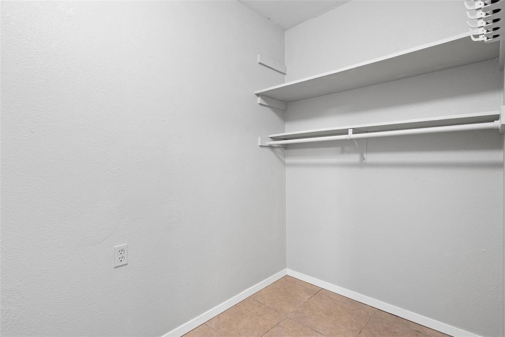 Royal Crest - Residential