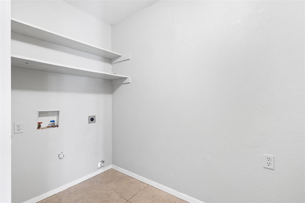 Royal Crest - Residential