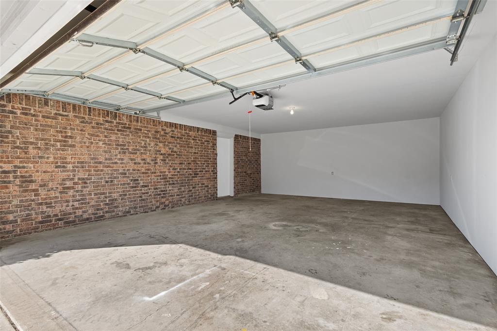 Royal Crest - Residential