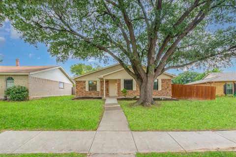 Photo of 5905 Cedar Lane, Rowlett, TX 75089 (MLS # 21005287)