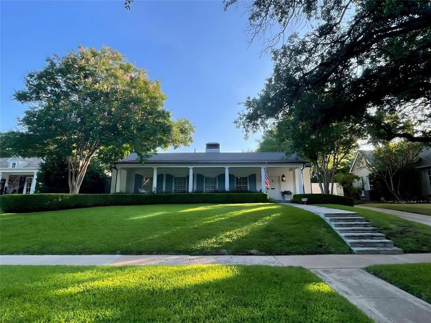 As close to lock-and-leave as you can get in a single-family home. Generous lot and yard create very private living within the convenience of the Cultural District’s dining, green space, and entertainment options. This 3-bed, 2.5-bath home reflects classic architecture with all the modern finishes, built-in features, appliances, and features you would expect in Monticello. Laid out brilliantly with large comfortable porches, this residence lends itself to entertaining or private living. Possible expansion with framing above the garage, convert the large office via pier & beam, or simply enjoy your easy to maintain single story living. When you tour this residence, you will understand why it has been owned by some of Fort Worth’s well-known families.