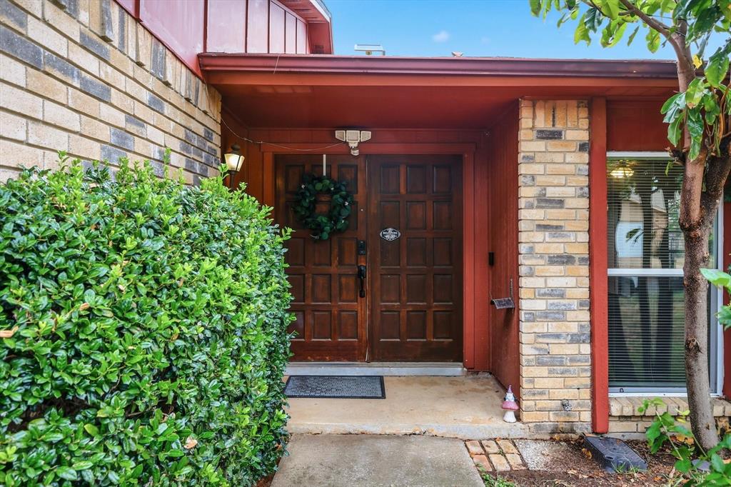2705 Treeview Drive