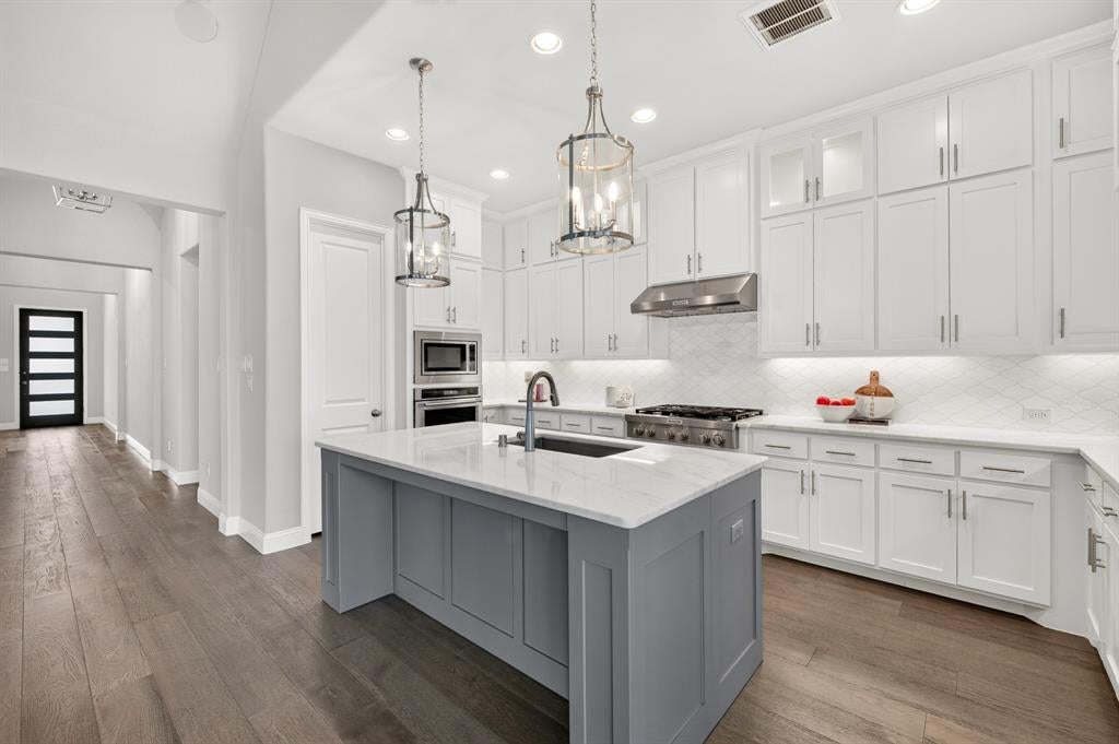 2937 Darcy