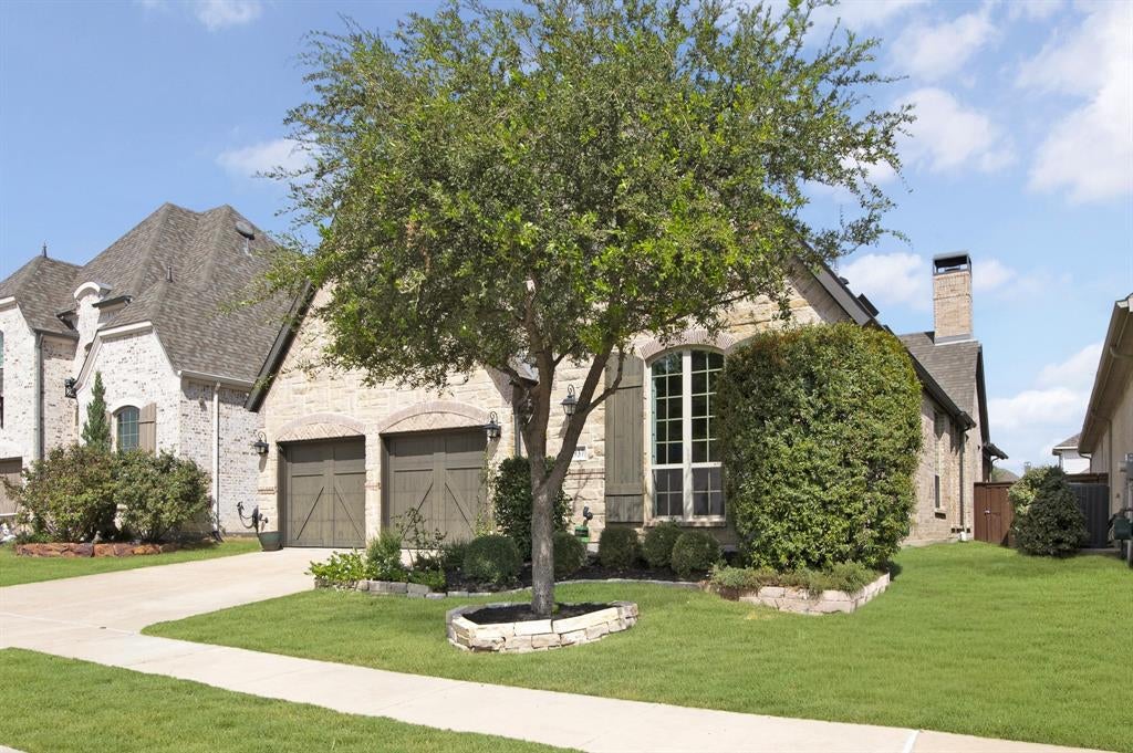 2937 Darcy