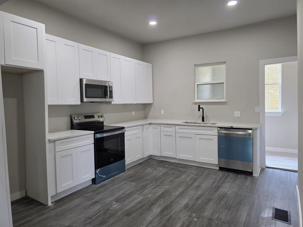 East Columbia Place - Residential Income