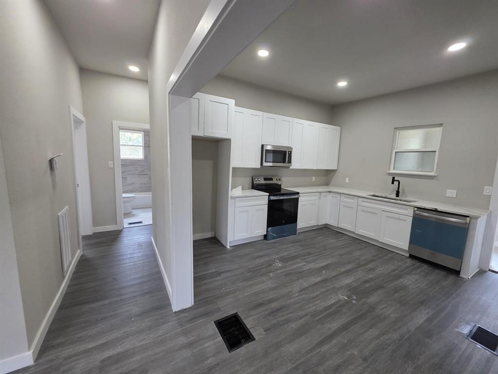 East Columbia Place - Residential Income