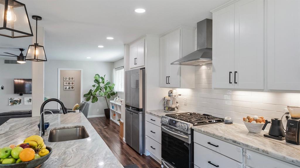 1230 Cloverdale Drive