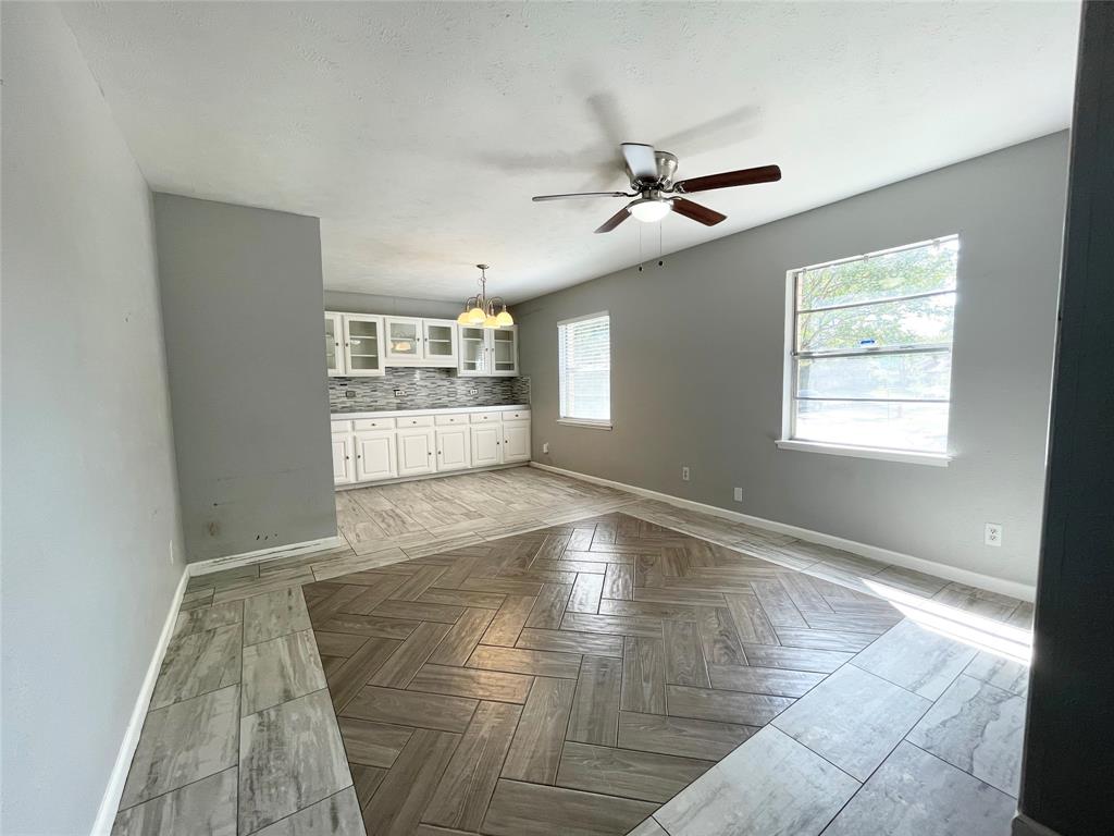 702 Pinehill Lane
