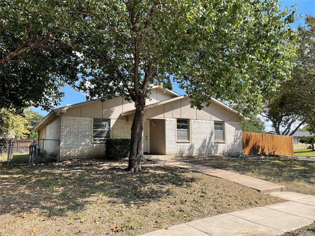 702 Pinehill Lane