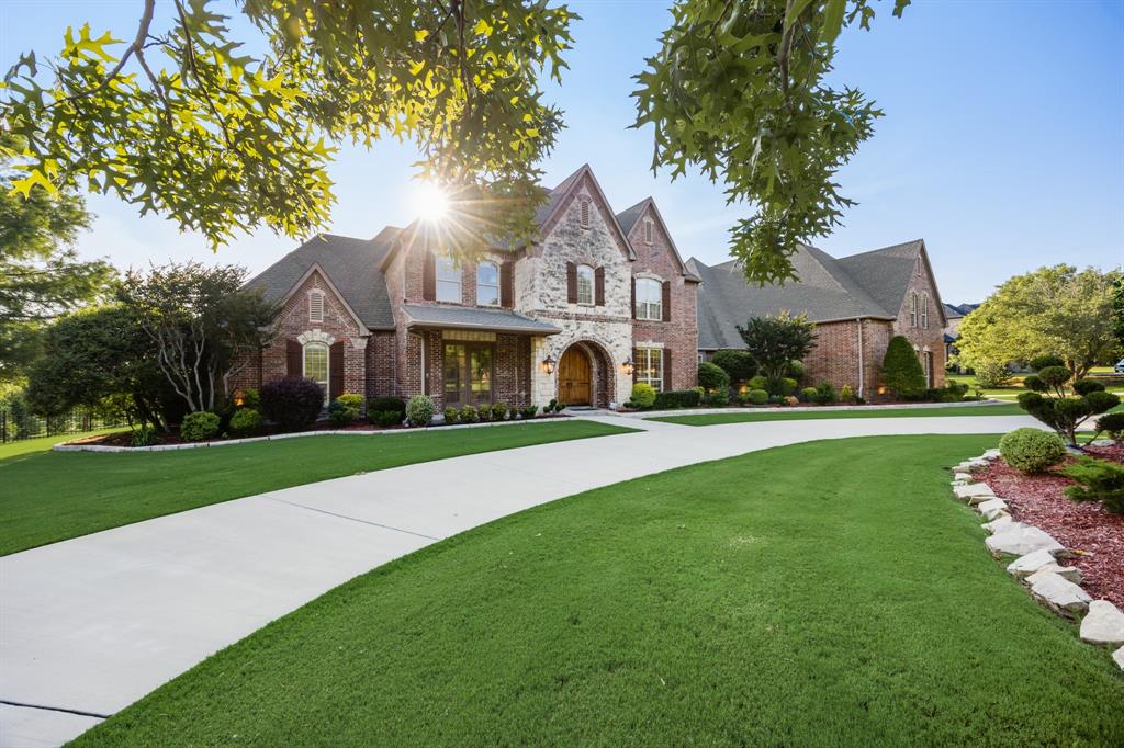 1900 Broken Lance Lane