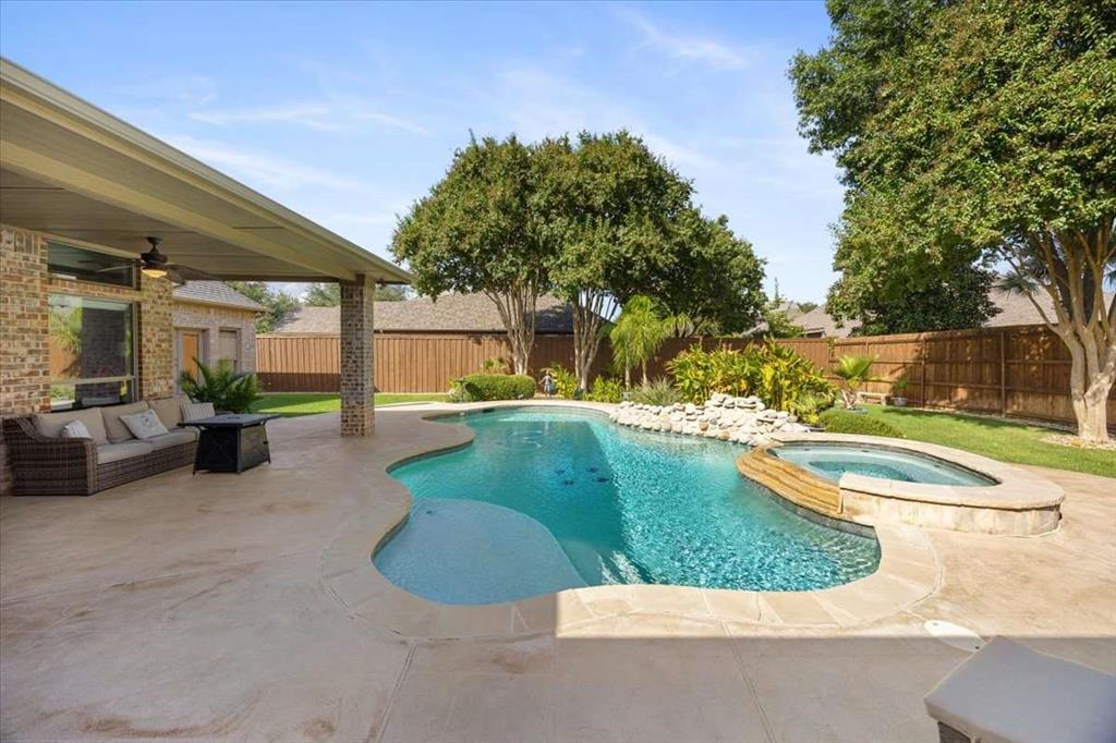 8200 Thornhill Drive