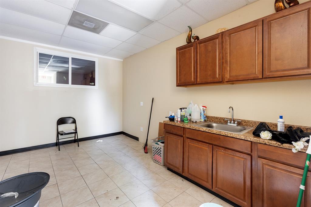 Leeds Add - Commercial Lease