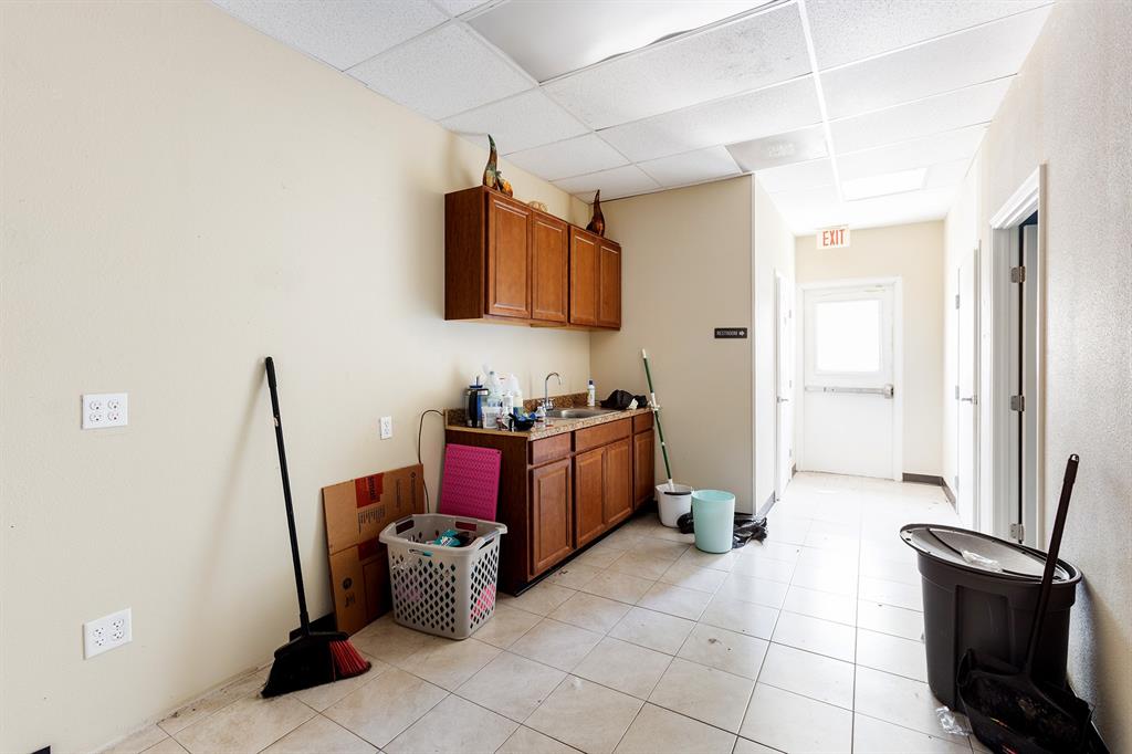 Leeds Add - Commercial Lease