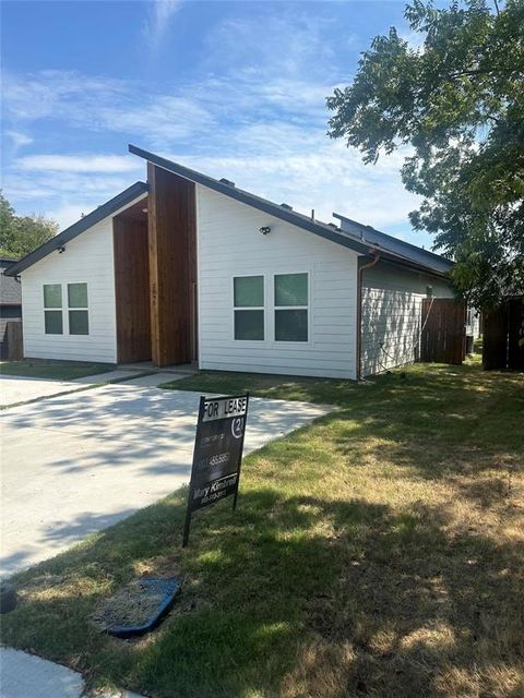 Photo of 2095 Bourland #B, Greenville, TX 75401 (MLS # 21337123)