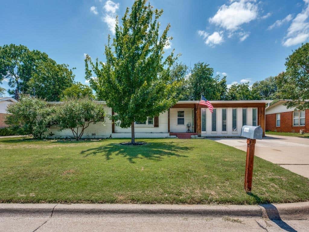 Photo of 1218 Warden Street, Benbrook, TX 76126 (MLS # 21306754)