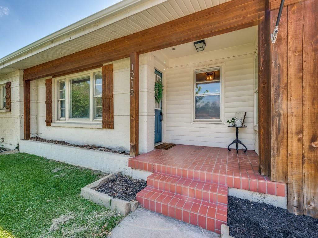 Photo of 1218 Warden Street, Benbrook, TX 76126 (MLS # 21306754)