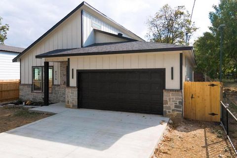 A home in Cockrell Hill