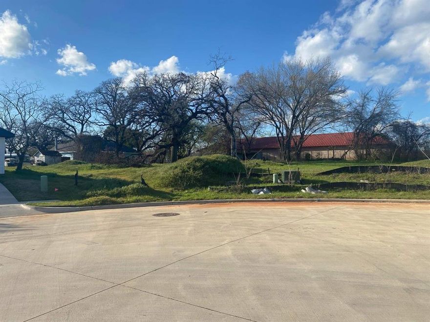 Welcome to Windmill Meadows in Weatherford, this is 1 out of the last 3 lots in this quiet, well established neighborhood! Bring your builder and make this your HOME. The entrance to Windmill Meadows is located at the corner of E Columbia and Clover Circle. Convenient location close to downtown Weatherford, or I20! Windmill Meadows has a safe, neighborly feeling with only 33 lots total. City water and sewer on site with a minimum home size of 1,200 sq. ft. We are also selling Block 1, Lots 15 and 11. Same street!