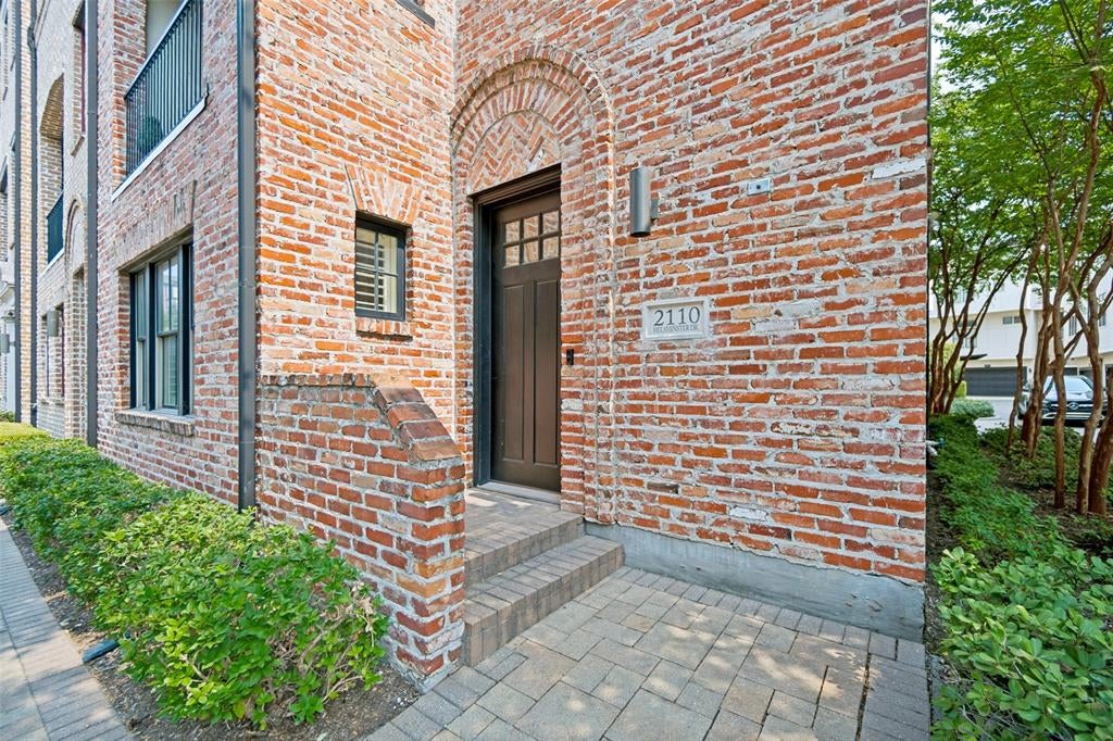 2110 Helsminster Drive