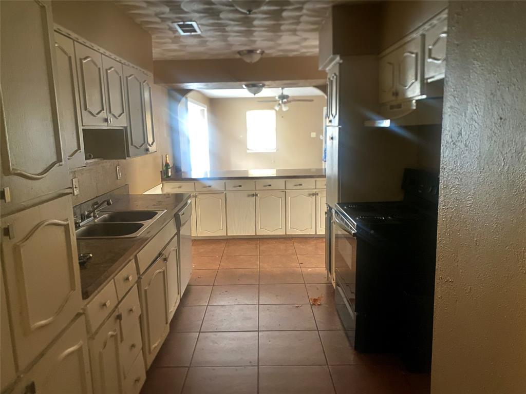 Ridgecrest Manor - Residential