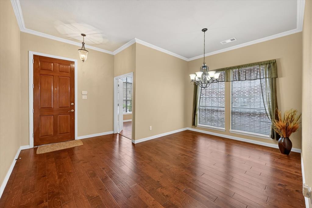 6512 Canyon Crest Drive