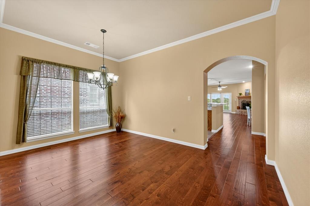 6512 Canyon Crest Drive