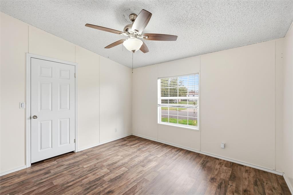 Hewitt Mobile Home - Residential