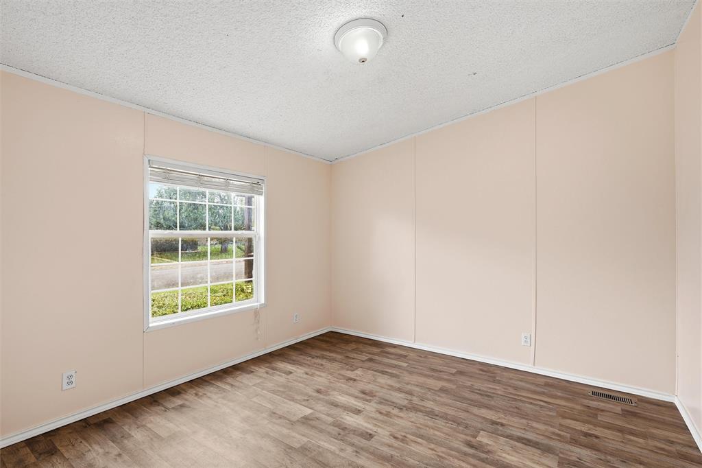 Hewitt Mobile Home - Residential