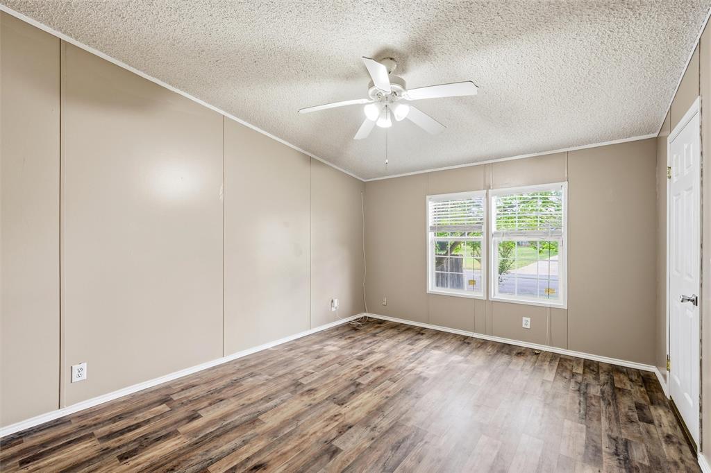 Hewitt Mobile Home - Residential