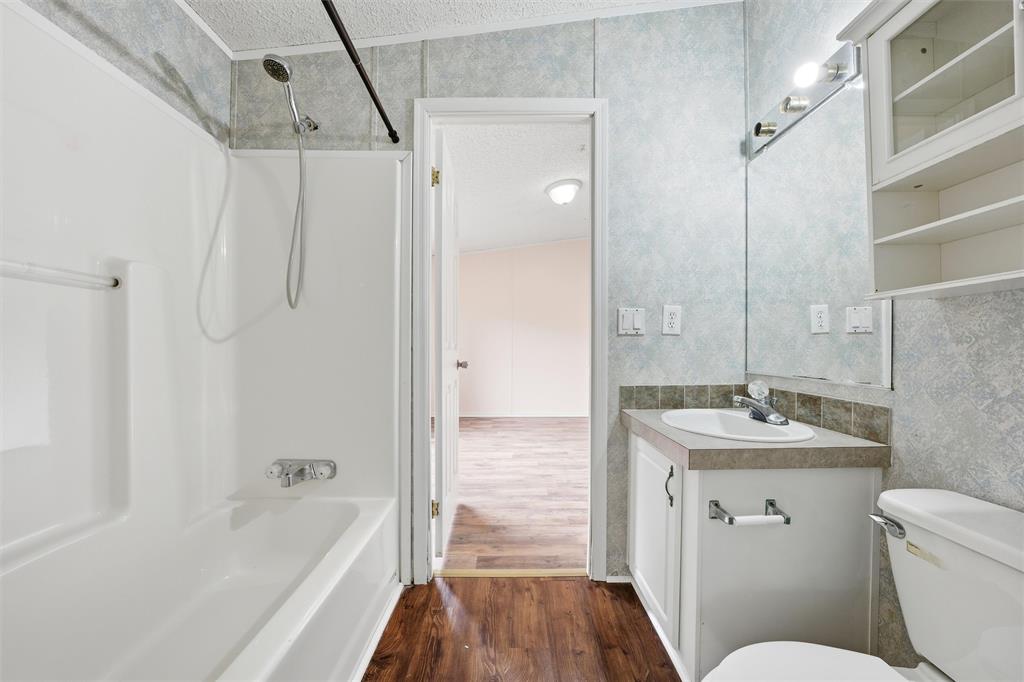 Hewitt Mobile Home - Residential