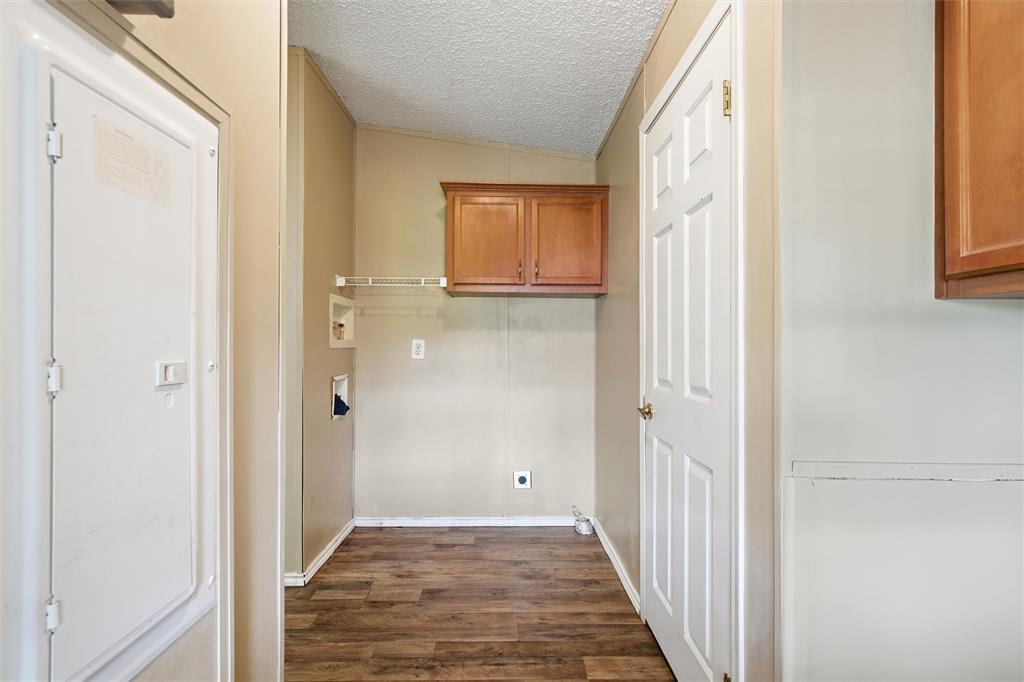 Hewitt Mobile Home - Residential