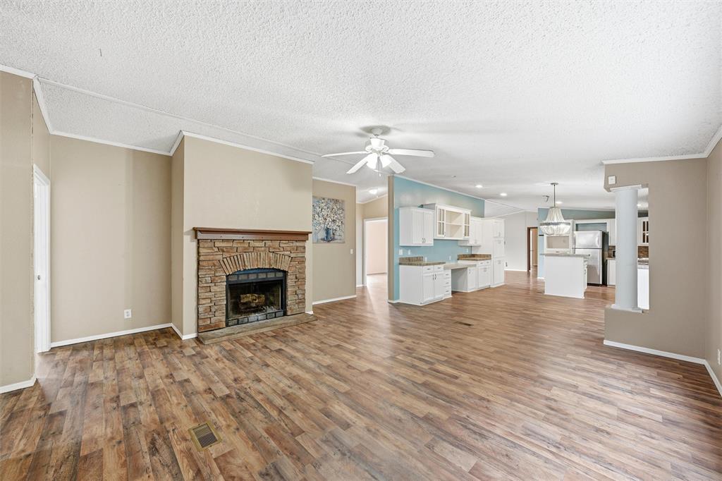 Hewitt Mobile Home - Residential