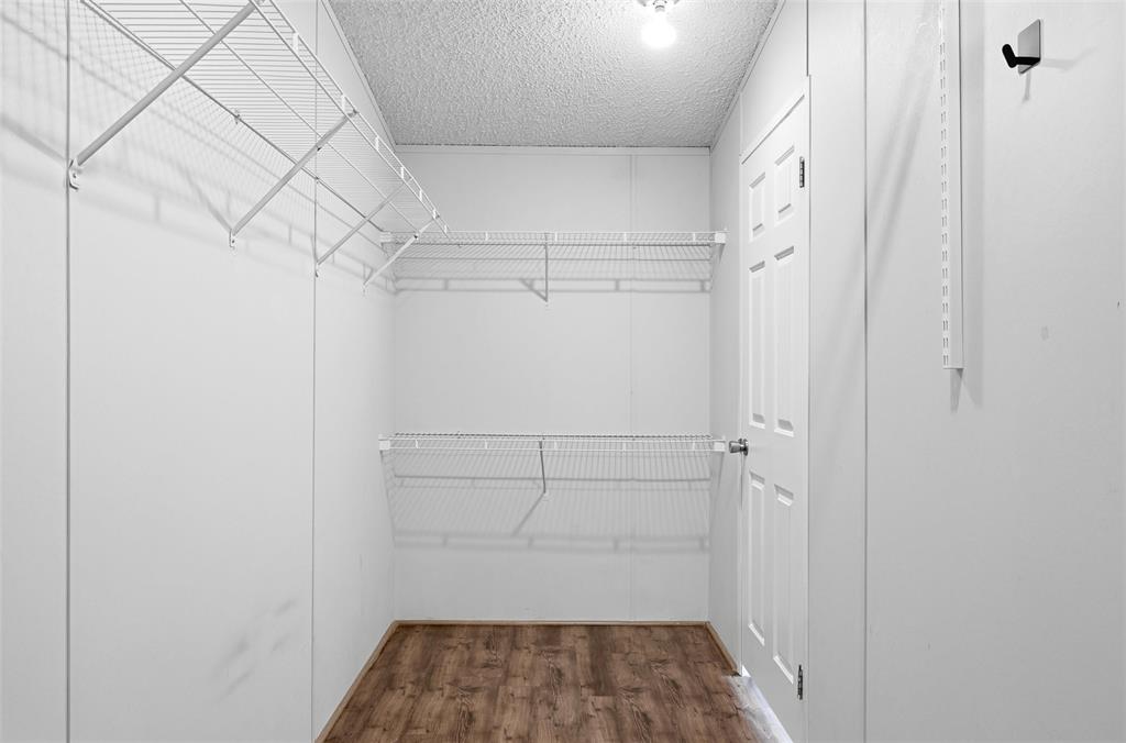 Hewitt Mobile Home - Residential