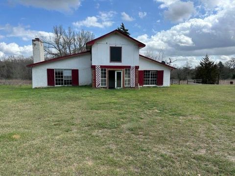 Photo of 620 Sundown Road, Caldwell, TX 77836 (MLS # 21217349)