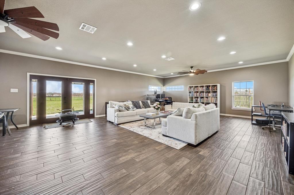 9425 Chisum Road