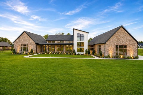 Photo of 6309 Big Elk Drive, Fort Worth, TX 76140 (MLS # 21368114)
