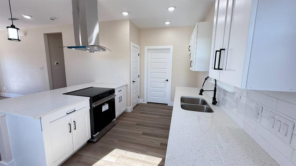 2615 Creekview Drive