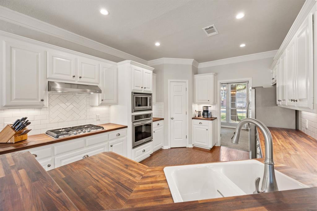 7720 Bridlewood Court