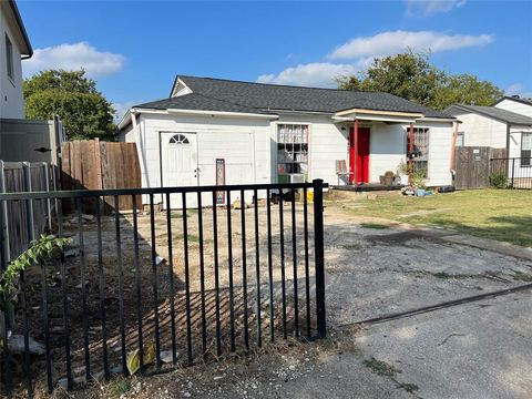 4423 Hopkins Avenue Dallas TX 75209