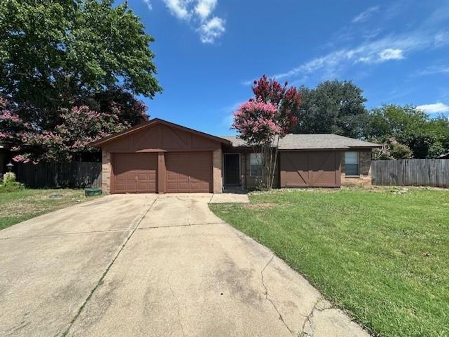 Nice 3 bedroom 2 full baths and a nice size lot of 8121 square feet. This property sits on a cul de sac and is ready for the family. All appliances included and nice open floor plan