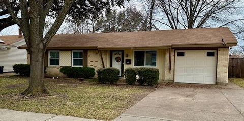 Photo of 2501 Bamboo Street, Mesquite, TX 75150 (MLS # 21198671)