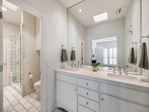 Tiny photo for 5 Duncannon Court, Dallas, TX 75225 (MLS # 21190871)