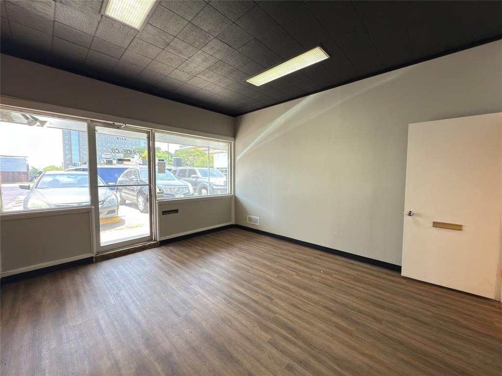 University Crossing - Commercial Lease